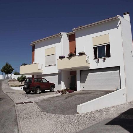 Quartos Confortaveis Em Casa Proximo Ao Mosteiro Batalha Luaran gambar