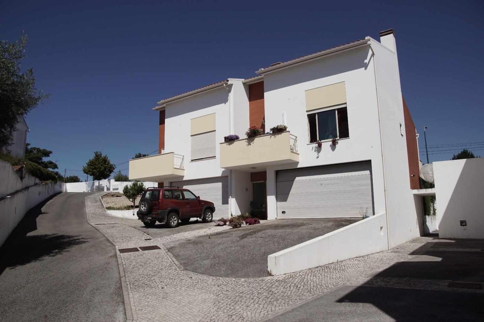 Quartos Confortaveis Em Casa Proximo Ao Mosteiro Batalha Luaran gambar